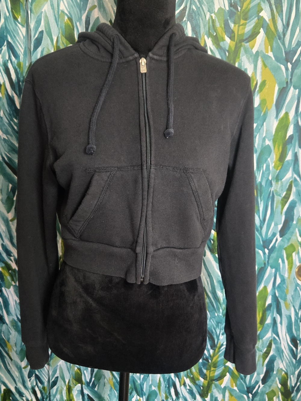 Hollister Black "Feel Good" Fleece Cropped Zip-Up Hoodie